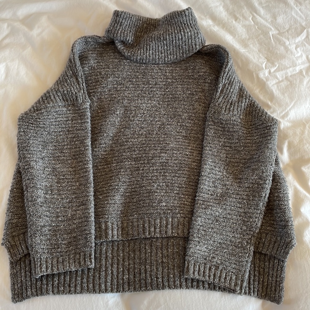 Oversized Chunky Knit Gray Marled Turtleneck Sweater
